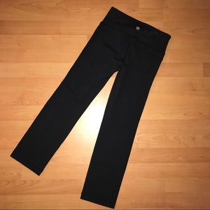 NEW Athleta Cropped Yoga Pants
